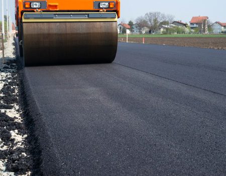 asphalt-paving-steamroller-machine-flattening-new-layer-of-asphalt-picture-id1148506736 asphalt-paving-steamroller-machine-flattening-new-layer-of-asphalt-picture-id1148506736